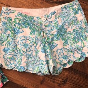 Lilly Pulitzer shorts size 10- scalloped bottom